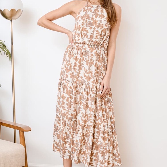 Floral tiered halter dress - Picture 2 of 6